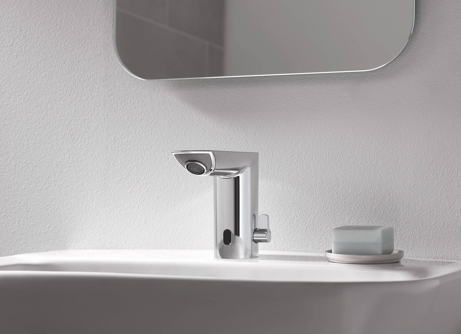 Grohe BauCosmopolitan E 36451 000 Бесконтактный смеситель (питание от батарейки)