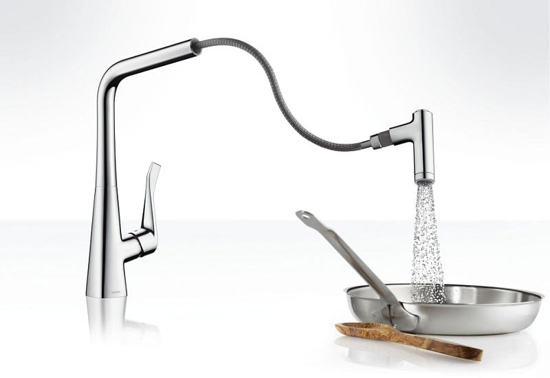 Hansgrohe Metris 14820 000  Смеситель кухонный с выдвижным душем